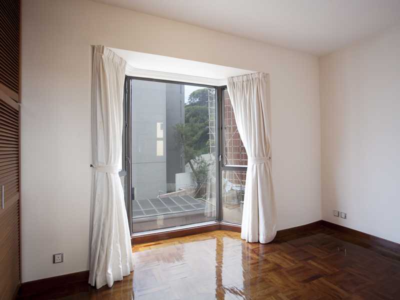 https://img.propertyraptor.com/cdn-cgi/imagedelivery/KD5bF_AFL0JDTbKLWF7z9g/ap8/ap8_001/hornet/prp/img/b65367f022ef60c0ecf64a1cfcdf9317.jpg/public