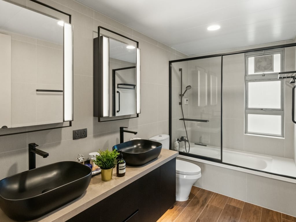 https://img.propertyraptor.com/cdn-cgi/imagedelivery/KD5bF_AFL0JDTbKLWF7z9g/ap8/ap8_001/hornet/prp/img/b672260b6a2fc775f40d5421bf6d776c.jpg/public