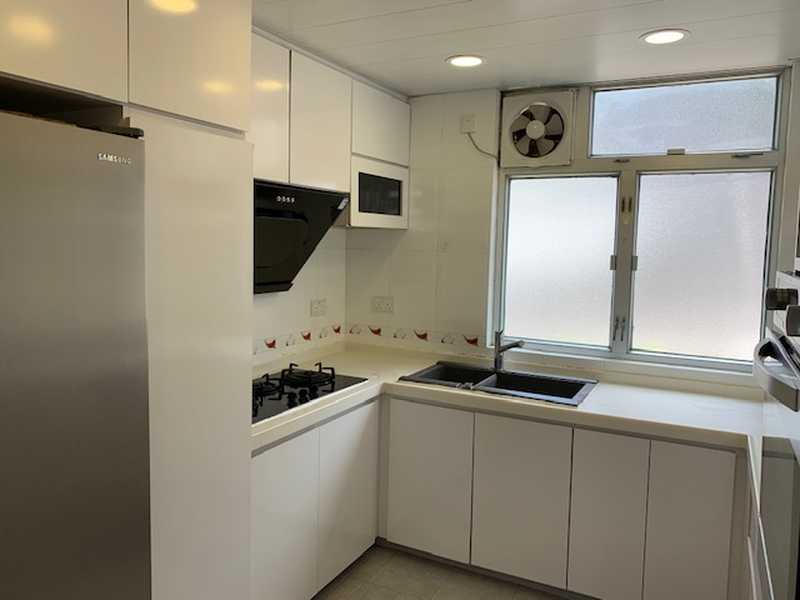 https://img.propertyraptor.com/cdn-cgi/imagedelivery/KD5bF_AFL0JDTbKLWF7z9g/ap8/ap8_001/hornet/prp/img/b68918228fe7c7b0eb7a34bc4d47b653.jpg/public