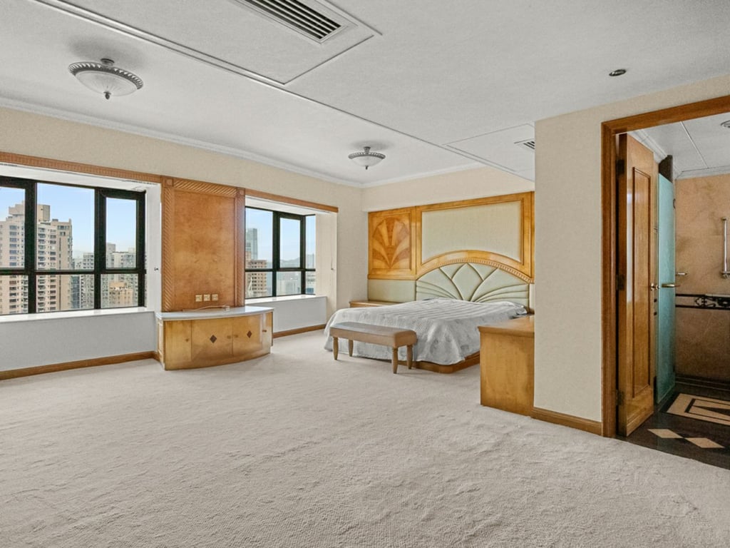 https://img.propertyraptor.com/cdn-cgi/imagedelivery/KD5bF_AFL0JDTbKLWF7z9g/ap8/ap8_001/hornet/prp/img/b69cce5b2f0acb20f7d1ed3abd3fdcf7-wtm.jpg/public