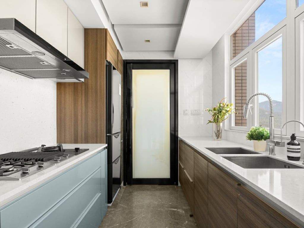 https://img.propertyraptor.com/cdn-cgi/imagedelivery/KD5bF_AFL0JDTbKLWF7z9g/ap8/ap8_001/hornet/prp/img/b6add162d49d5242faecabf46f89247b-wtm.jpg/public
