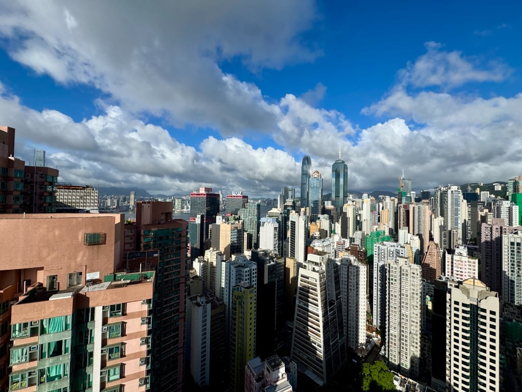 https://img.propertyraptor.com/cdn-cgi/imagedelivery/KD5bF_AFL0JDTbKLWF7z9g/ap8/ap8_001/hornet/prp/img/b6d1cf493ac7c1f9e151259bf695db90-wtm.jpg/public