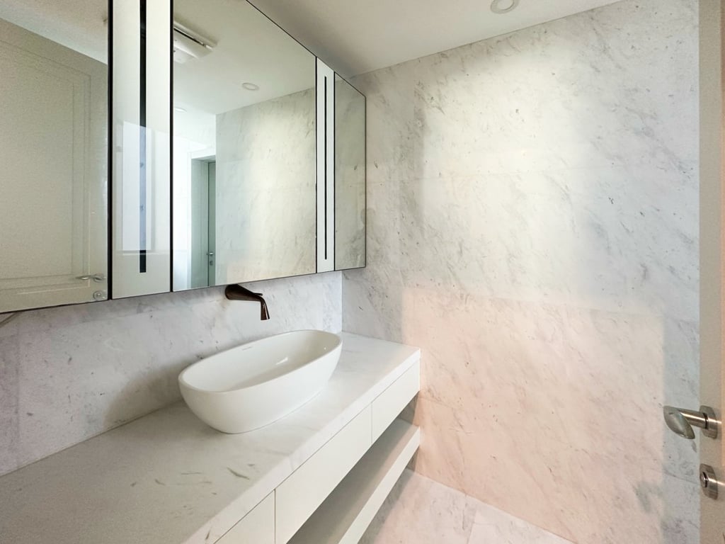 https://img.propertyraptor.com/cdn-cgi/imagedelivery/KD5bF_AFL0JDTbKLWF7z9g/ap8/ap8_001/hornet/prp/img/b71e077aa5f1e7b00c23862590feec9d.jpg/public