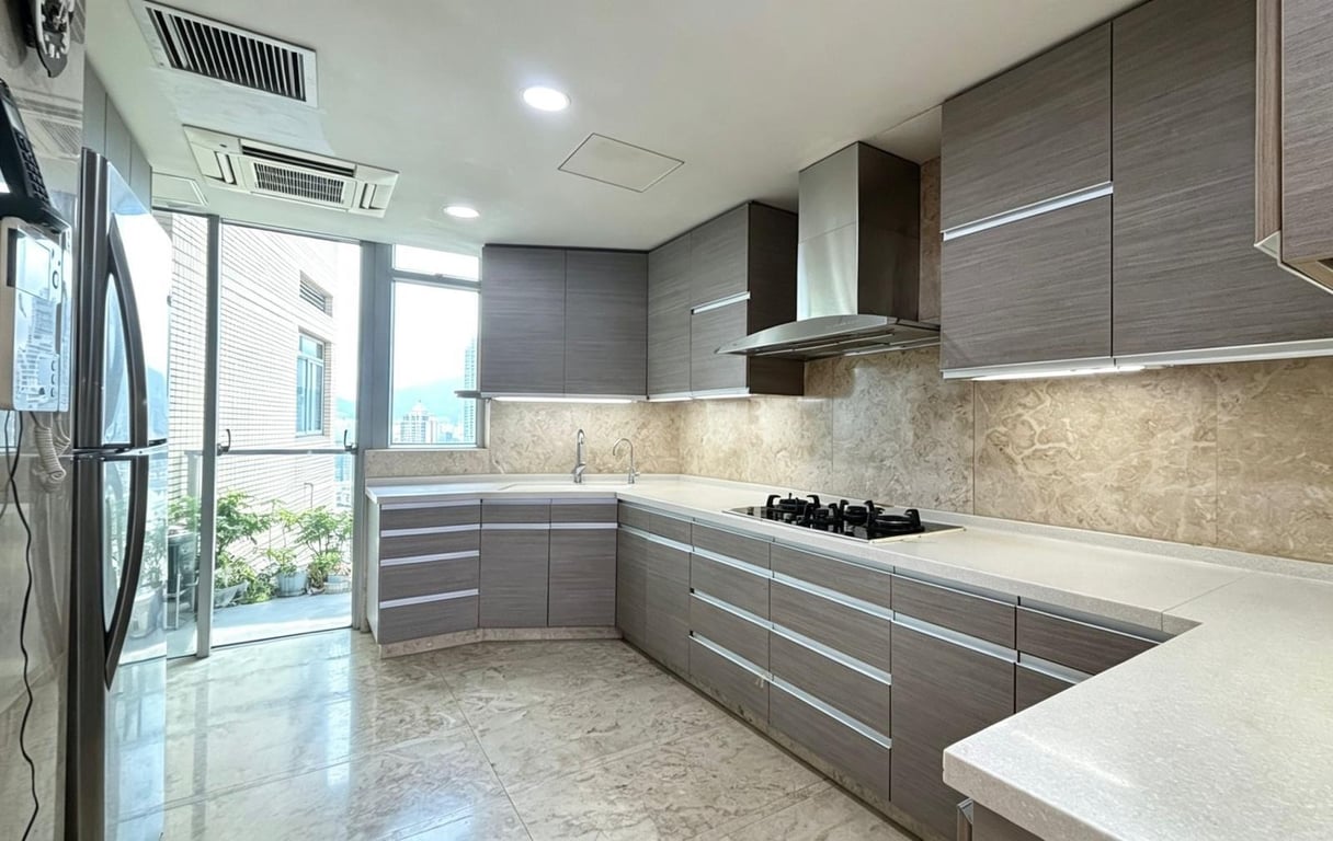 https://img.propertyraptor.com/cdn-cgi/imagedelivery/KD5bF_AFL0JDTbKLWF7z9g/ap8/ap8_001/hornet/prp/img/b7333b7527cabc3de982aed9f9f67a71-wtm.jpg/public