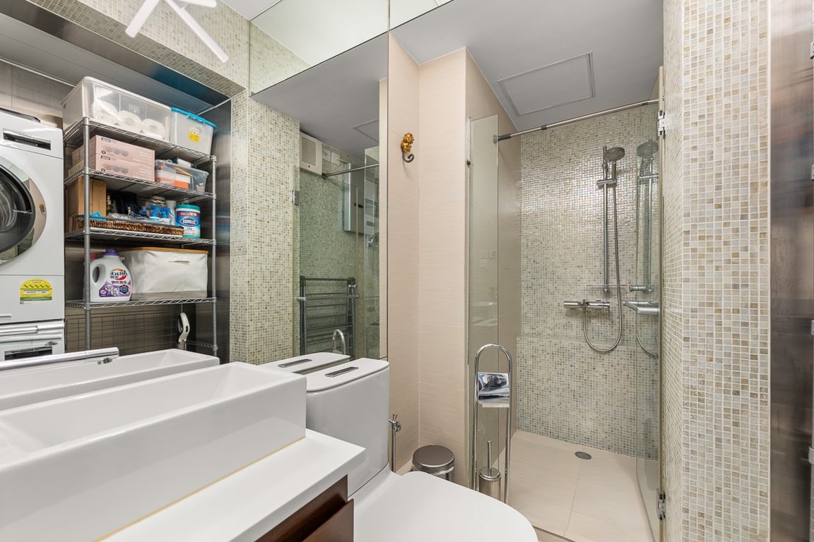 https://img.propertyraptor.com/cdn-cgi/imagedelivery/KD5bF_AFL0JDTbKLWF7z9g/ap8/ap8_001/hornet/prp/img/b7672ed1f843d3f17510a9bf2425ccb9-wtm.jpg/public