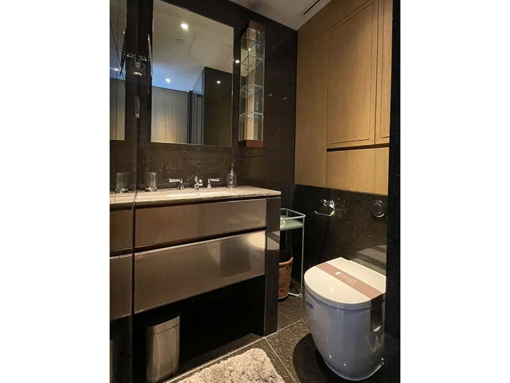 https://img.propertyraptor.com/cdn-cgi/imagedelivery/KD5bF_AFL0JDTbKLWF7z9g/ap8/ap8_001/hornet/prp/img/b788392be447776331d1a0393884a729-wtm.jpg/public