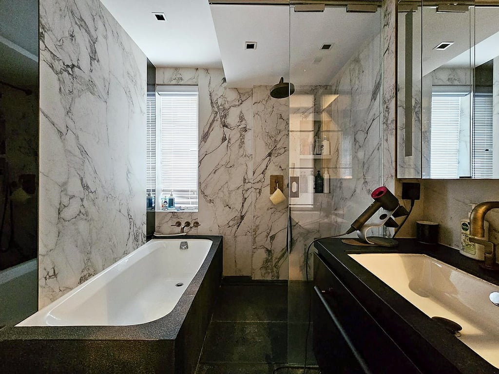 https://img.propertyraptor.com/cdn-cgi/imagedelivery/KD5bF_AFL0JDTbKLWF7z9g/ap8/ap8_001/hornet/prp/img/b7c1986b1da2dde8c81a2e239942c00a.jpg/public