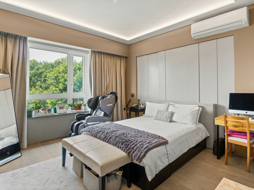 https://img.propertyraptor.com/cdn-cgi/imagedelivery/KD5bF_AFL0JDTbKLWF7z9g/ap8/ap8_001/hornet/prp/img/b7d1d55c9d07ce0a0258a3f3b5167ed4.jpg/public