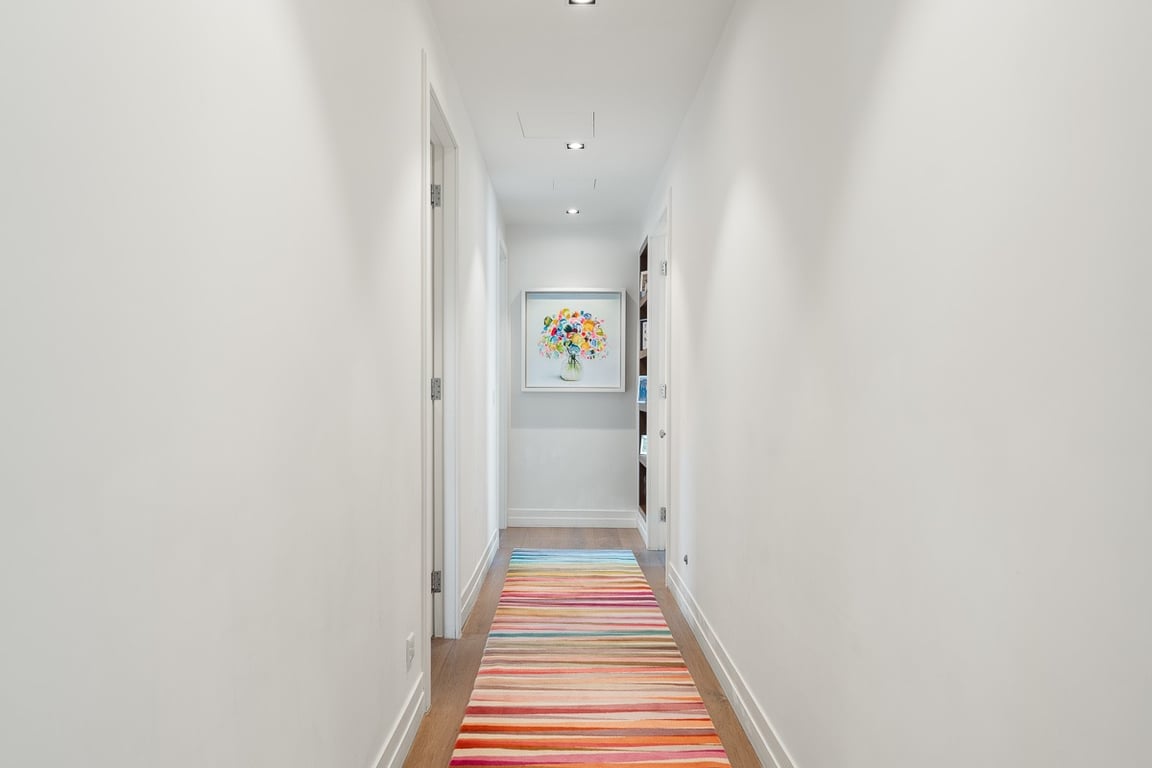 https://img.propertyraptor.com/cdn-cgi/imagedelivery/KD5bF_AFL0JDTbKLWF7z9g/ap8/ap8_001/hornet/prp/img/b80ab4f15c535149d646f636ed33f5b5-wtm.jpg/public