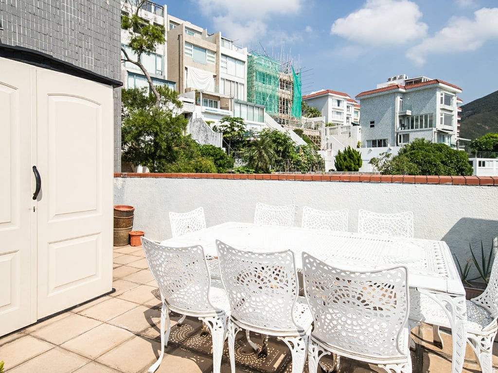 https://img.propertyraptor.com/cdn-cgi/imagedelivery/KD5bF_AFL0JDTbKLWF7z9g/ap8/ap8_001/hornet/prp/img/b836c9b56a375927fa21a27f24b50cb0.jpg/public