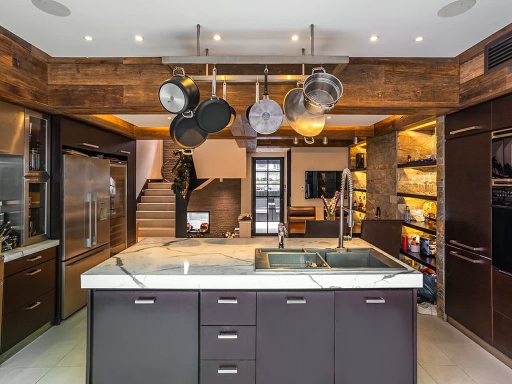 https://img.propertyraptor.com/cdn-cgi/imagedelivery/KD5bF_AFL0JDTbKLWF7z9g/ap8/ap8_001/hornet/prp/img/b83a55f631e2b25bb4aae31f1531a5ab.jpg/public