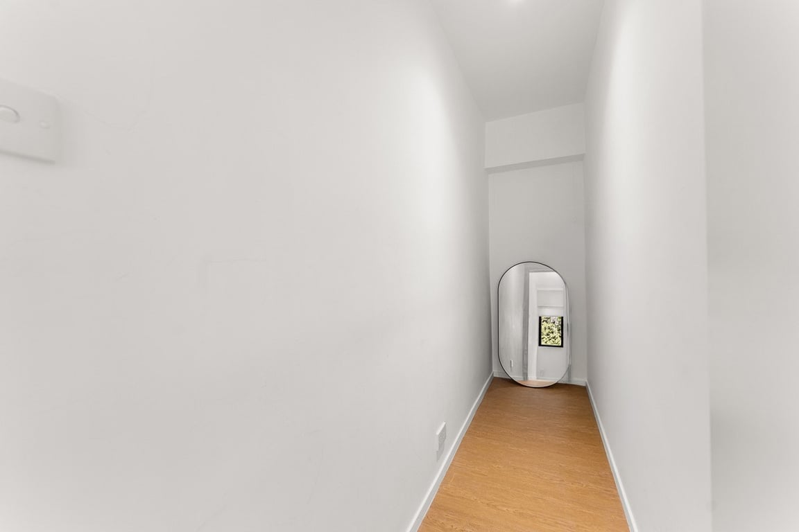 https://img.propertyraptor.com/cdn-cgi/imagedelivery/KD5bF_AFL0JDTbKLWF7z9g/ap8/ap8_001/hornet/prp/img/b84c9e2736c63cc384f2436b18c4662a-wtm.jpg/public