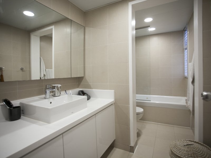 https://img.propertyraptor.com/cdn-cgi/imagedelivery/KD5bF_AFL0JDTbKLWF7z9g/ap8/ap8_001/hornet/prp/img/b8901f1df9fc86d54e0dd6a8a77c9b5e.jpg/public