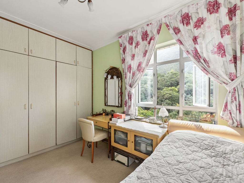https://img.propertyraptor.com/cdn-cgi/imagedelivery/KD5bF_AFL0JDTbKLWF7z9g/ap8/ap8_001/hornet/prp/img/b8ab9f8fc2bcfb4b20a784fd177592c4.jpg/public