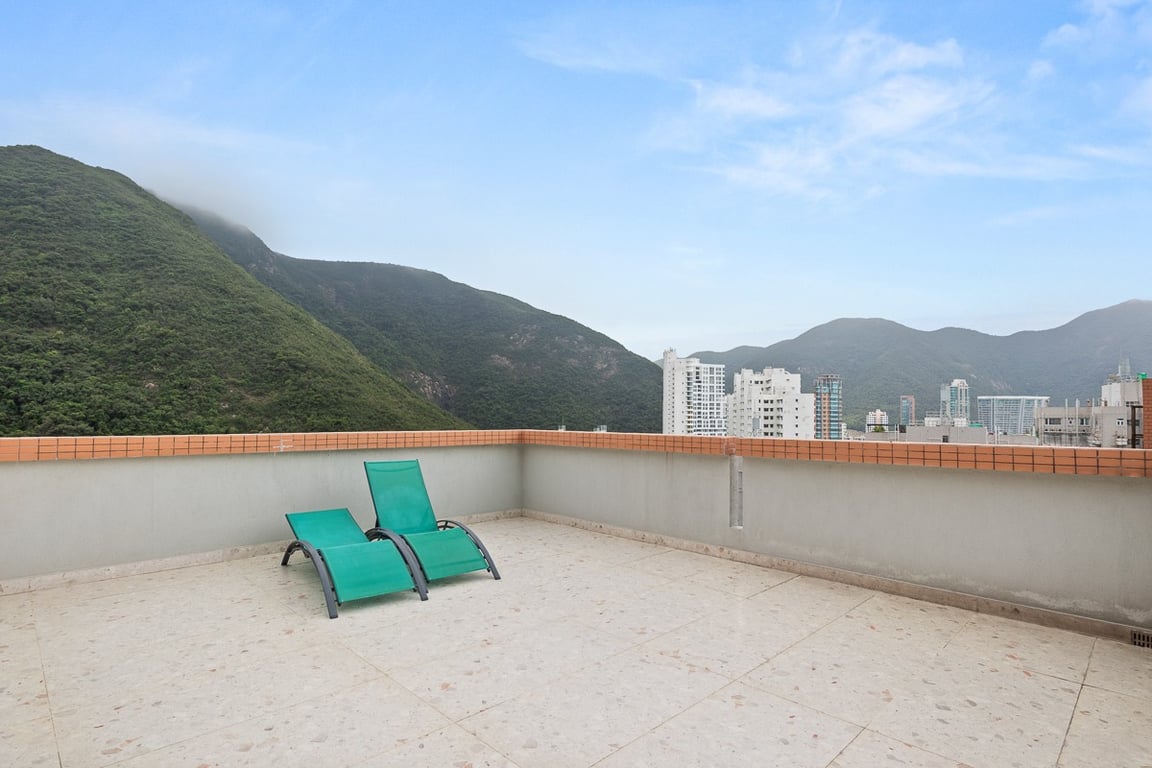 https://img.propertyraptor.com/cdn-cgi/imagedelivery/KD5bF_AFL0JDTbKLWF7z9g/ap8/ap8_001/hornet/prp/img/b8d07e85b3c19db8dc1334e645217f9a-wtm.jpg/public