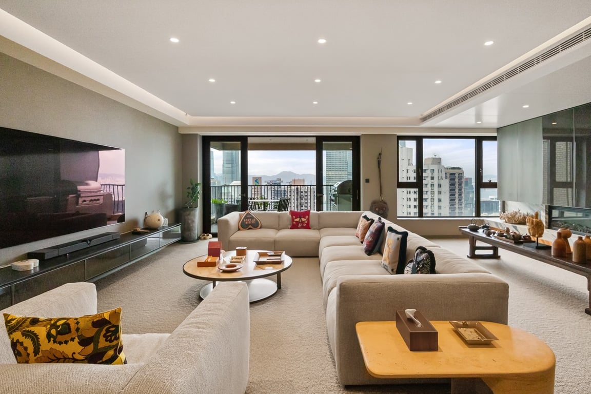 https://img.propertyraptor.com/cdn-cgi/imagedelivery/KD5bF_AFL0JDTbKLWF7z9g/ap8/ap8_001/hornet/prp/img/b8da59bddc4c3a2122b264edbe82b7ce-wtm.jpg/public