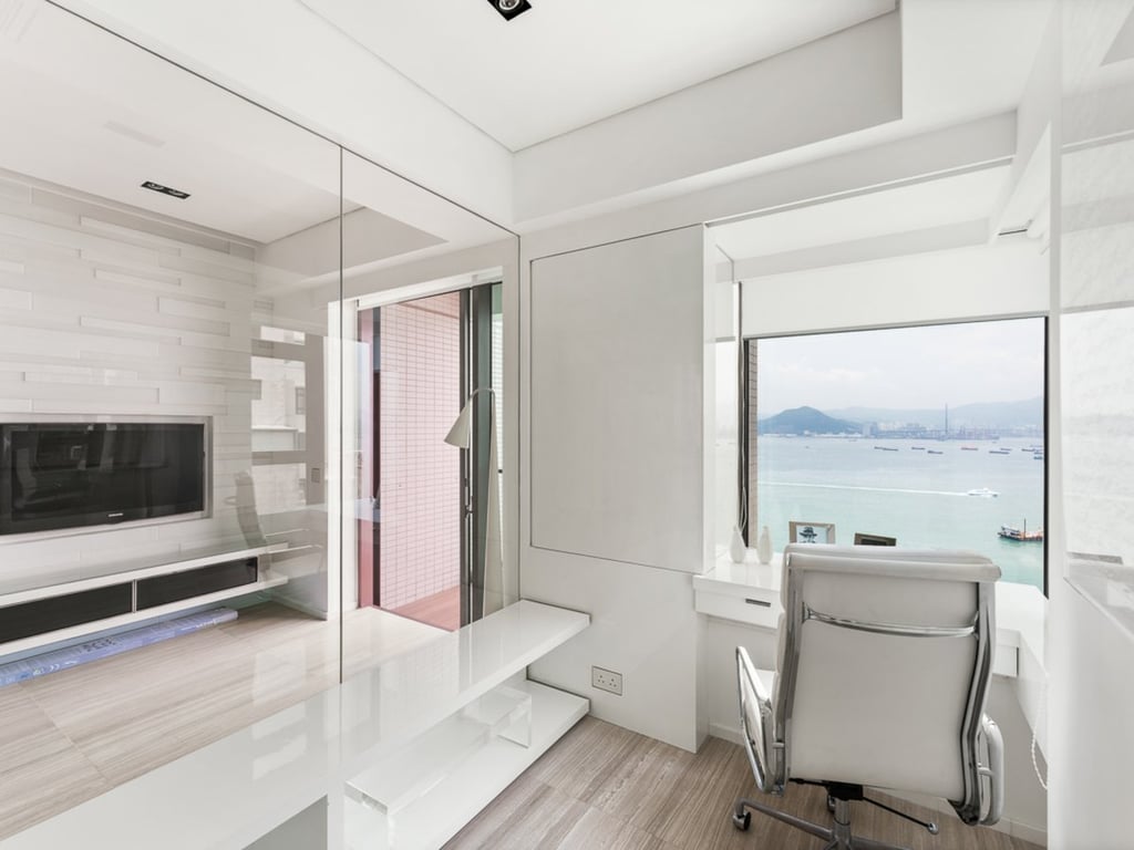 https://img.propertyraptor.com/cdn-cgi/imagedelivery/KD5bF_AFL0JDTbKLWF7z9g/ap8/ap8_001/hornet/prp/img/b8e04a674d67378942d18f05da5bb54f.jpg/public