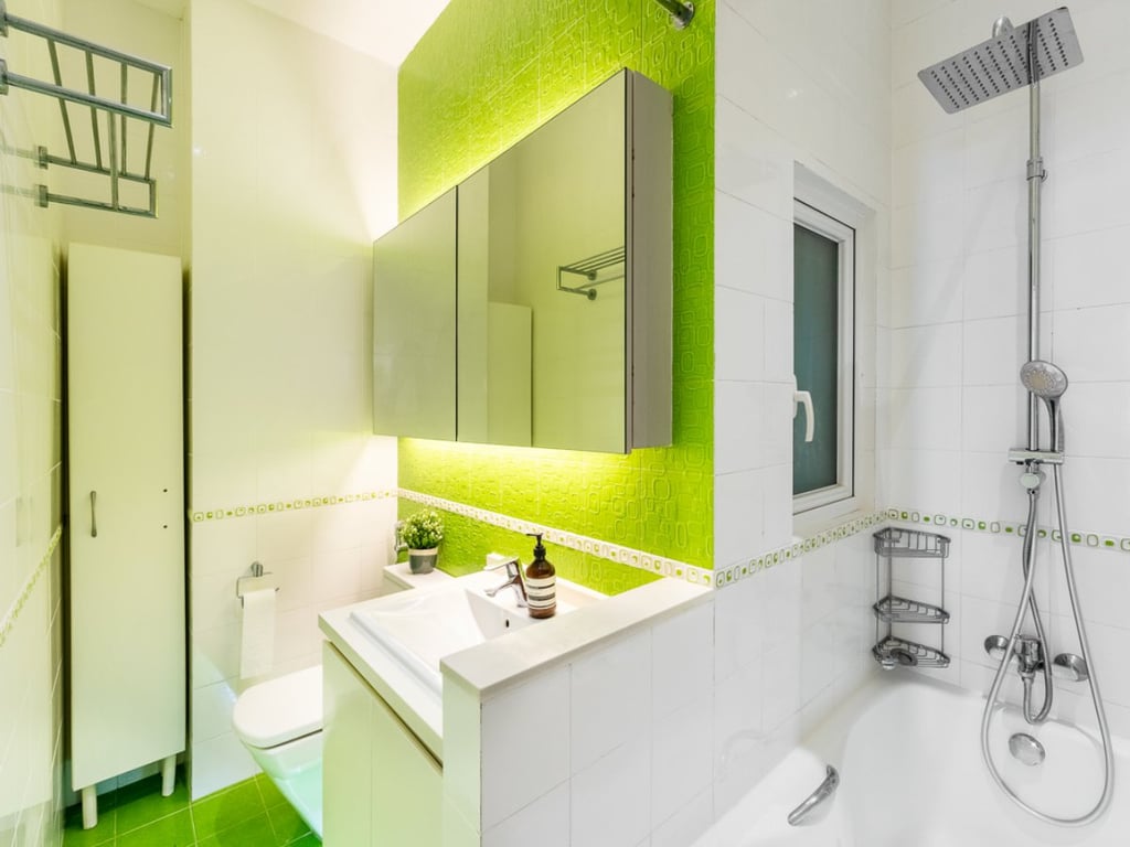 https://img.propertyraptor.com/cdn-cgi/imagedelivery/KD5bF_AFL0JDTbKLWF7z9g/ap8/ap8_001/hornet/prp/img/b8f3afe32eb793d8c9638d33adc979a1.jpg/public