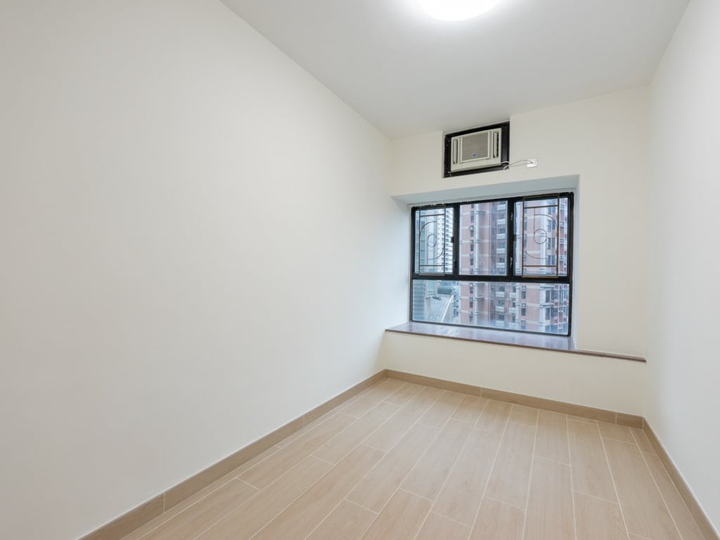 https://img.propertyraptor.com/cdn-cgi/imagedelivery/KD5bF_AFL0JDTbKLWF7z9g/ap8/ap8_001/hornet/prp/img/b918826aa496802bff613d627c37df06.jpg/public