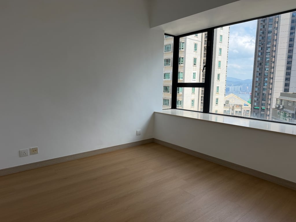 https://img.propertyraptor.com/cdn-cgi/imagedelivery/KD5bF_AFL0JDTbKLWF7z9g/ap8/ap8_001/hornet/prp/img/b92ac039c65cc69ce81da8f5995dc9d0-wtm.jpg/public