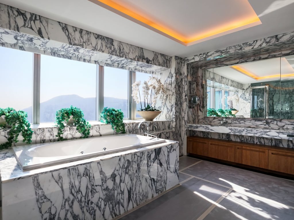 https://img.propertyraptor.com/cdn-cgi/imagedelivery/KD5bF_AFL0JDTbKLWF7z9g/ap8/ap8_001/hornet/prp/img/b951c3e2b41da6d4c3ae8bf01d7c094b.jpg/public