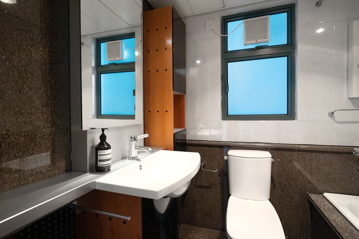 https://img.propertyraptor.com/cdn-cgi/imagedelivery/KD5bF_AFL0JDTbKLWF7z9g/ap8/ap8_001/hornet/prp/img/b953abec2edde84c2e932ac119e9bf08-wtm.jpg/public