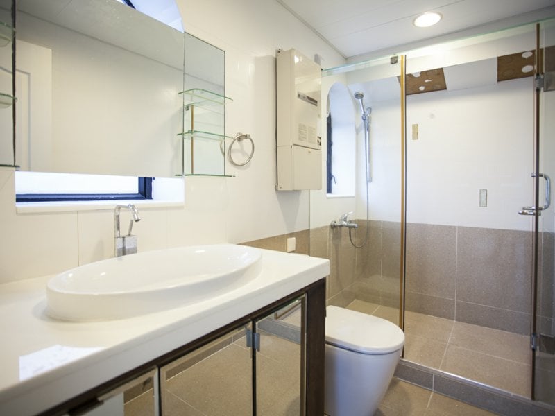 https://img.propertyraptor.com/cdn-cgi/imagedelivery/KD5bF_AFL0JDTbKLWF7z9g/ap8/ap8_001/hornet/prp/img/b9d0c1a8ff9d8b7e6458d5aafe15619e.jpg/public