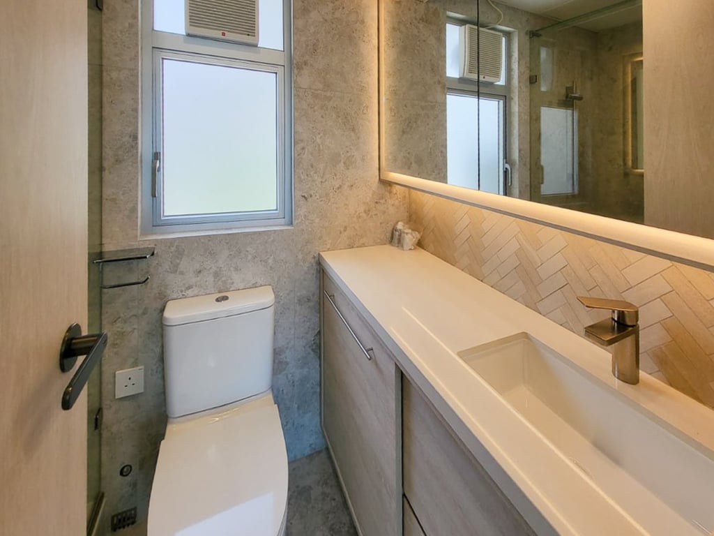 https://img.propertyraptor.com/cdn-cgi/imagedelivery/KD5bF_AFL0JDTbKLWF7z9g/ap8/ap8_001/hornet/prp/img/b9ed3ab8f0c28659cde553b2592af83f-wtm.jpg/public