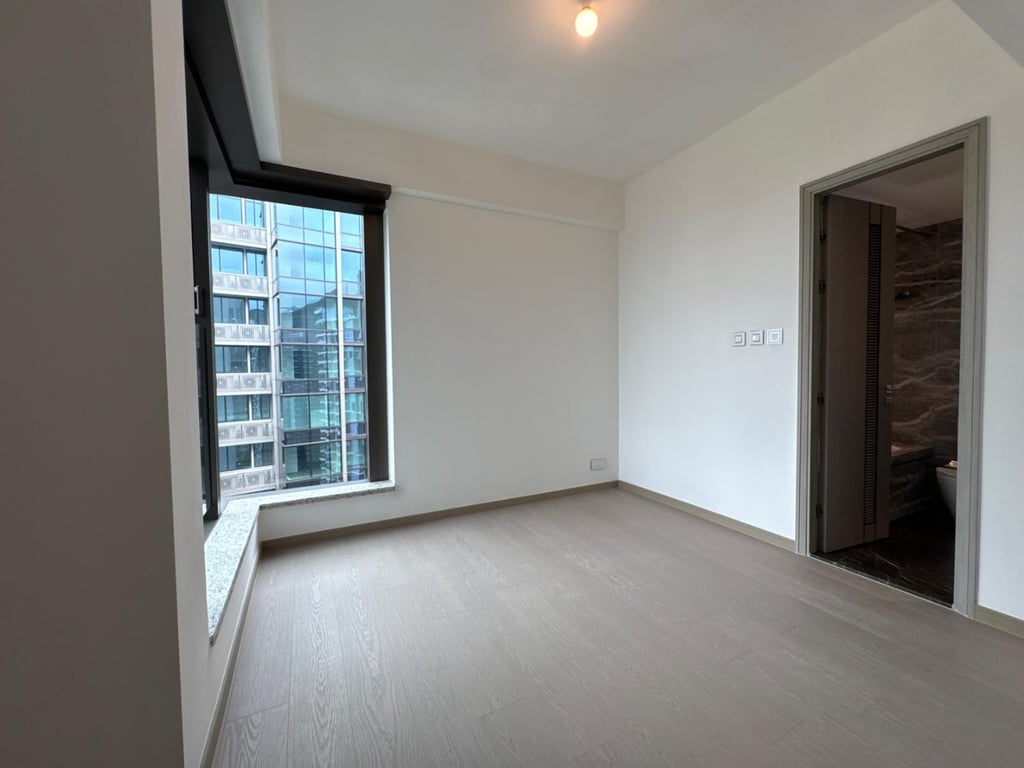 https://img.propertyraptor.com/cdn-cgi/imagedelivery/KD5bF_AFL0JDTbKLWF7z9g/ap8/ap8_001/hornet/prp/img/ba34c28c075da51c6d0764519c14994e-wtm.jpg/public