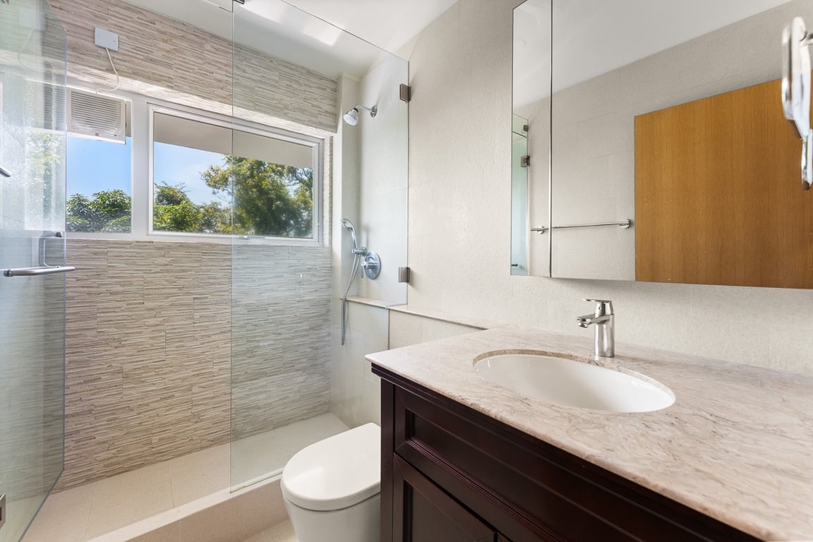 https://img.propertyraptor.com/cdn-cgi/imagedelivery/KD5bF_AFL0JDTbKLWF7z9g/ap8/ap8_001/hornet/prp/img/ba3b1ef433c28efe11731022eef8eb03-wtm.jpg/public