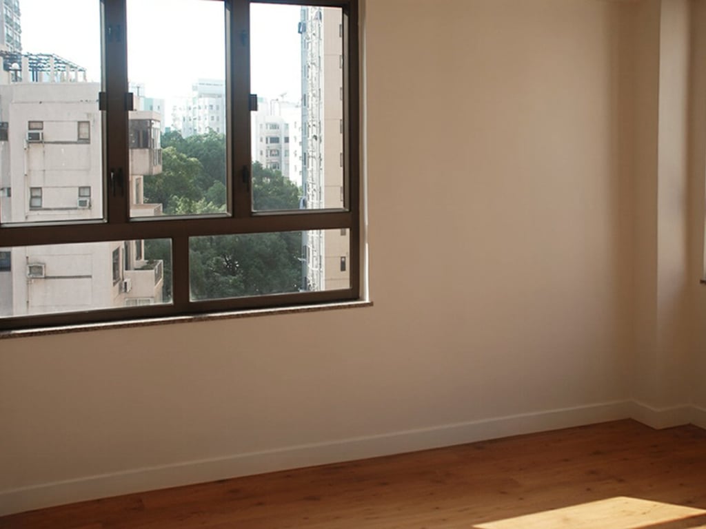 https://img.propertyraptor.com/cdn-cgi/imagedelivery/KD5bF_AFL0JDTbKLWF7z9g/ap8/ap8_001/hornet/prp/img/ba4cec2a502a5489a83832bc67804785.jpg/public