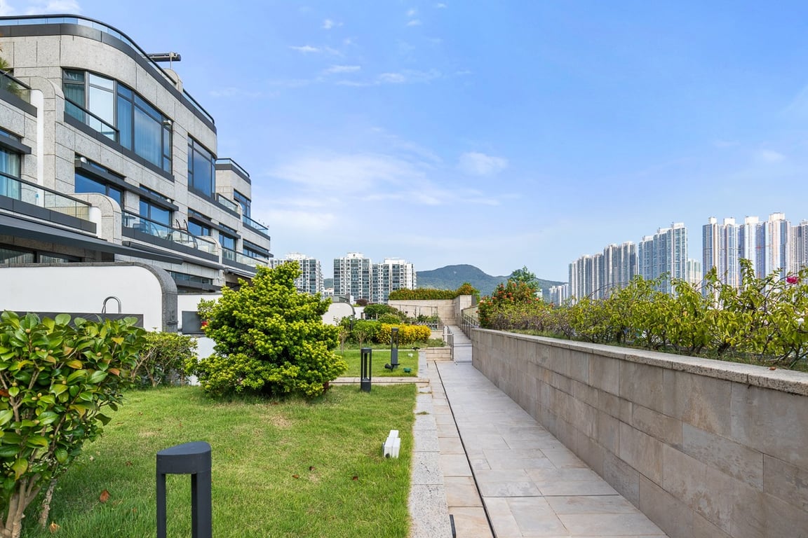 https://img.propertyraptor.com/cdn-cgi/imagedelivery/KD5bF_AFL0JDTbKLWF7z9g/ap8/ap8_001/hornet/prp/img/ba598d4a735fea8dced123e1f23acfc2-wtm.jpg/public