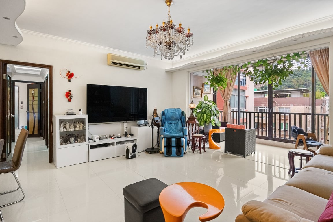 11 Broom Road