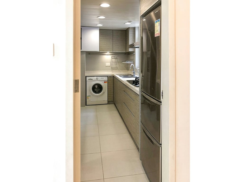 https://img.propertyraptor.com/cdn-cgi/imagedelivery/KD5bF_AFL0JDTbKLWF7z9g/ap8/ap8_001/hornet/prp/img/ba8a11f573ca55dc96494ec3d6367156.jpg/public