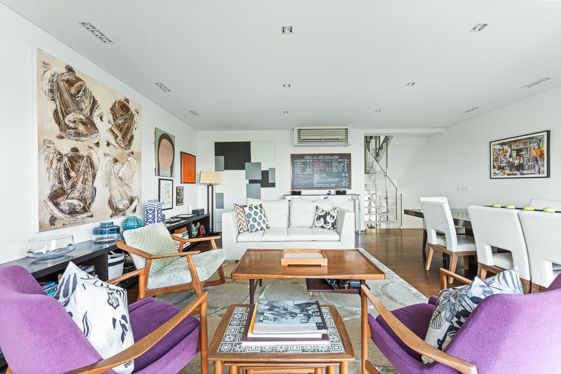 https://img.propertyraptor.com/cdn-cgi/imagedelivery/KD5bF_AFL0JDTbKLWF7z9g/ap8/ap8_001/hornet/prp/img/bac1fdf99a869cc07cf868b0af0806bb-wtm.jpg/public