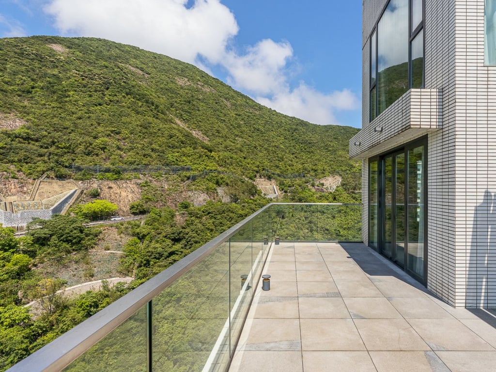https://img.propertyraptor.com/cdn-cgi/imagedelivery/KD5bF_AFL0JDTbKLWF7z9g/ap8/ap8_001/hornet/prp/img/bbca74334ee5506e4077e4f854d277e9.jpg/public
