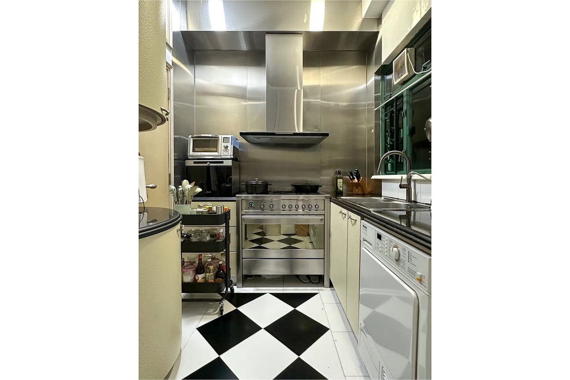 https://img.propertyraptor.com/cdn-cgi/imagedelivery/KD5bF_AFL0JDTbKLWF7z9g/ap8/ap8_001/hornet/prp/img/bc2e874a7dbec3f73b1c3430c95a0c1d-wtm.jpg/public