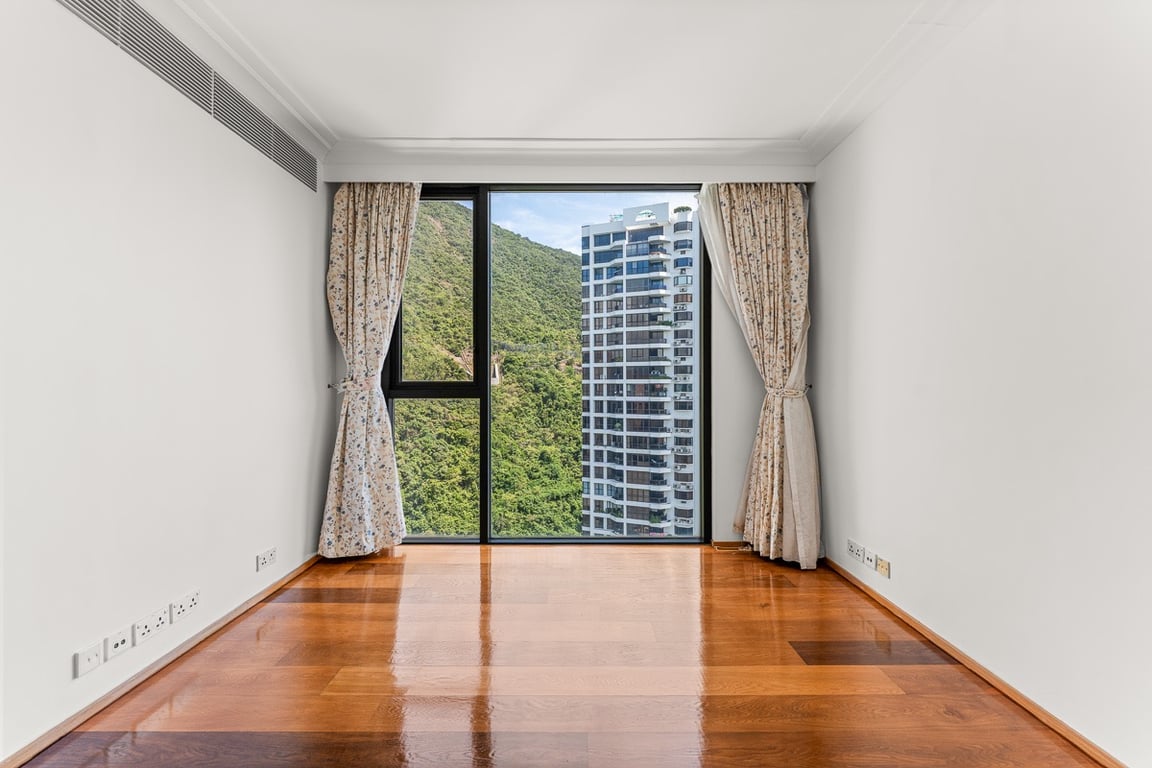 https://img.propertyraptor.com/cdn-cgi/imagedelivery/KD5bF_AFL0JDTbKLWF7z9g/ap8/ap8_001/hornet/prp/img/bc2fc0f43a6c13d39db8fa0fab098603-wtm.jpg/public
