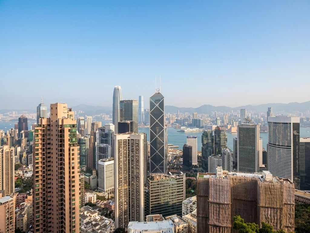 https://img.propertyraptor.com/cdn-cgi/imagedelivery/KD5bF_AFL0JDTbKLWF7z9g/ap8/ap8_001/hornet/prp/img/bc6e8fae920a93ba6d077eb44418b059-wtm.jpg/public