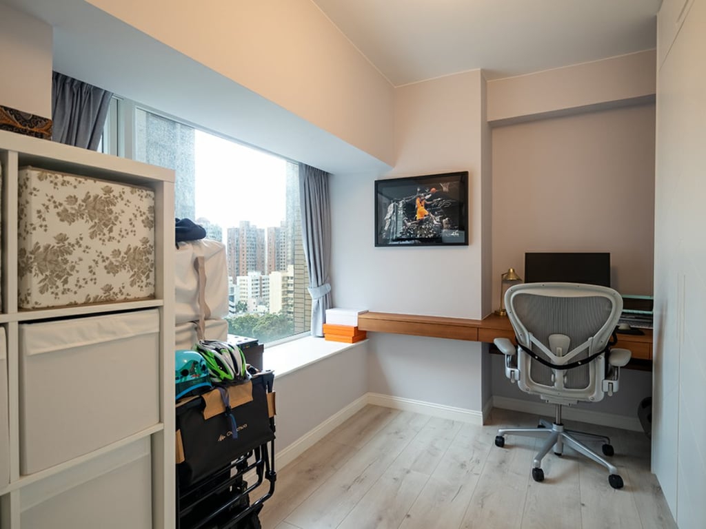 https://img.propertyraptor.com/cdn-cgi/imagedelivery/KD5bF_AFL0JDTbKLWF7z9g/ap8/ap8_001/hornet/prp/img/bcc4631ff652c19d81431bf670d59fed.jpg/public