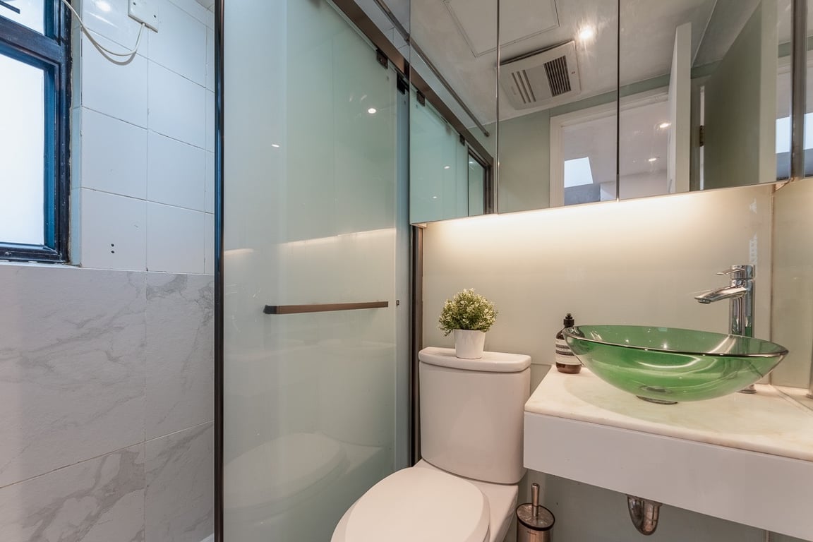 https://img.propertyraptor.com/cdn-cgi/imagedelivery/KD5bF_AFL0JDTbKLWF7z9g/ap8/ap8_001/hornet/prp/img/bcc6248e5bb3aa9ecd58d15d84d2e1ae-wtm.jpg/public