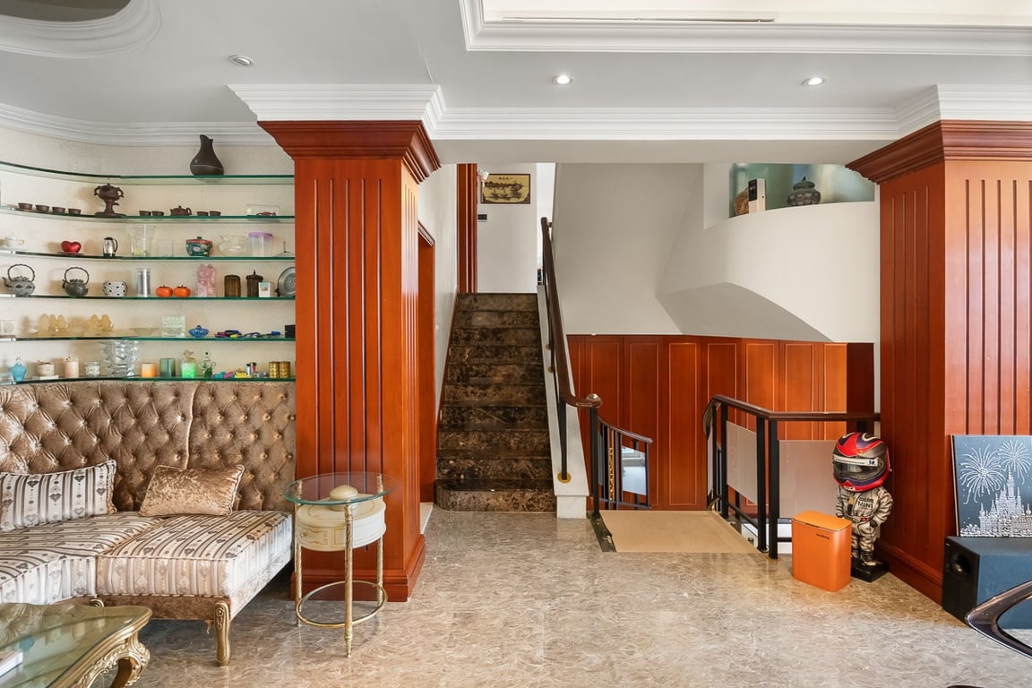 https://img.propertyraptor.com/cdn-cgi/imagedelivery/KD5bF_AFL0JDTbKLWF7z9g/ap8/ap8_001/hornet/prp/img/bcd891ca104f83ec3b8e9864df160d2d-wtm.jpg/public