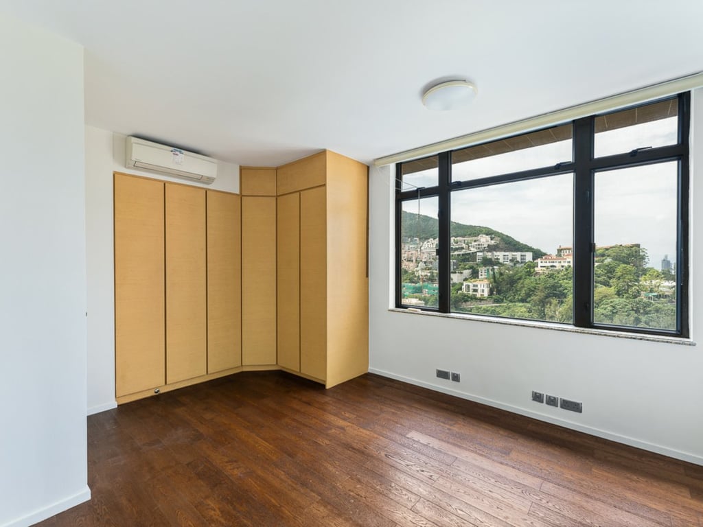 https://img.propertyraptor.com/cdn-cgi/imagedelivery/KD5bF_AFL0JDTbKLWF7z9g/ap8/ap8_001/hornet/prp/img/bcdb5ae6c9069ee572e3a20a732928fe.jpg/public
