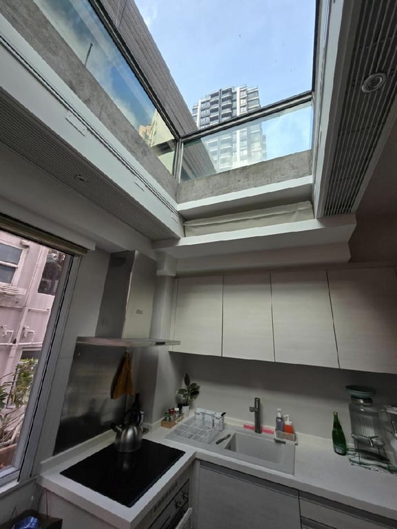 https://img.propertyraptor.com/cdn-cgi/imagedelivery/KD5bF_AFL0JDTbKLWF7z9g/ap8/ap8_001/hornet/prp/img/bd0353875fb81cb72b449876fde4370d-wtm.jpg/public