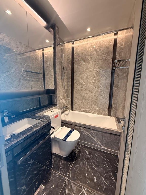 https://img.propertyraptor.com/cdn-cgi/imagedelivery/KD5bF_AFL0JDTbKLWF7z9g/ap8/ap8_001/hornet/prp/img/bd0a96715ea2ffe55f46f612a83aabaf-wtm.jpg/public