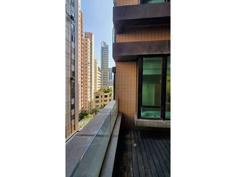 https://img.propertyraptor.com/cdn-cgi/imagedelivery/KD5bF_AFL0JDTbKLWF7z9g/ap8/ap8_001/hornet/prp/img/bd0e9683231364a1ad1571afd4eb5498.jpg/public