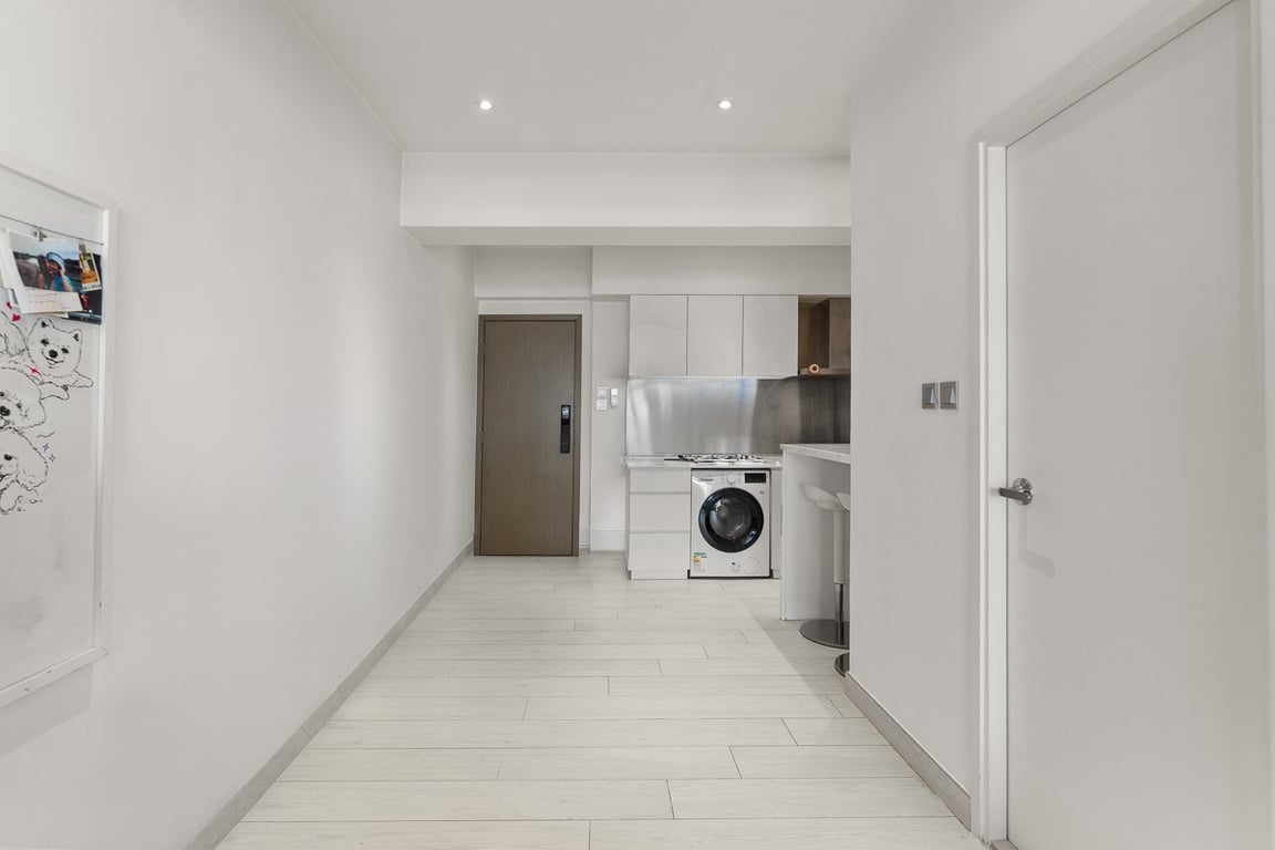 https://img.propertyraptor.com/cdn-cgi/imagedelivery/KD5bF_AFL0JDTbKLWF7z9g/ap8/ap8_001/hornet/prp/img/bd28a3e83b7d246a11635ffb0be9578b-wtm.jpg/public