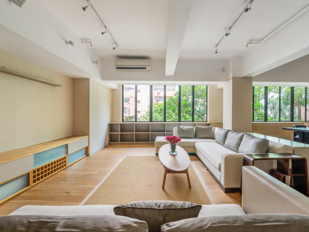 https://img.propertyraptor.com/cdn-cgi/imagedelivery/KD5bF_AFL0JDTbKLWF7z9g/ap8/ap8_001/hornet/prp/img/bd57d1fd69e50e062f6dafc96b6e50cf.jpg/public