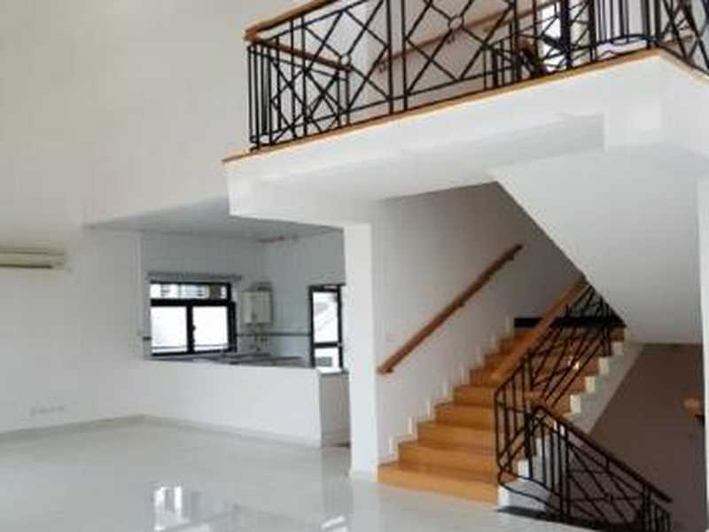 https://img.propertyraptor.com/cdn-cgi/imagedelivery/KD5bF_AFL0JDTbKLWF7z9g/ap8/ap8_001/hornet/prp/img/bd647cdaea49ecc31d1af916e0ca70f8.jpg/public