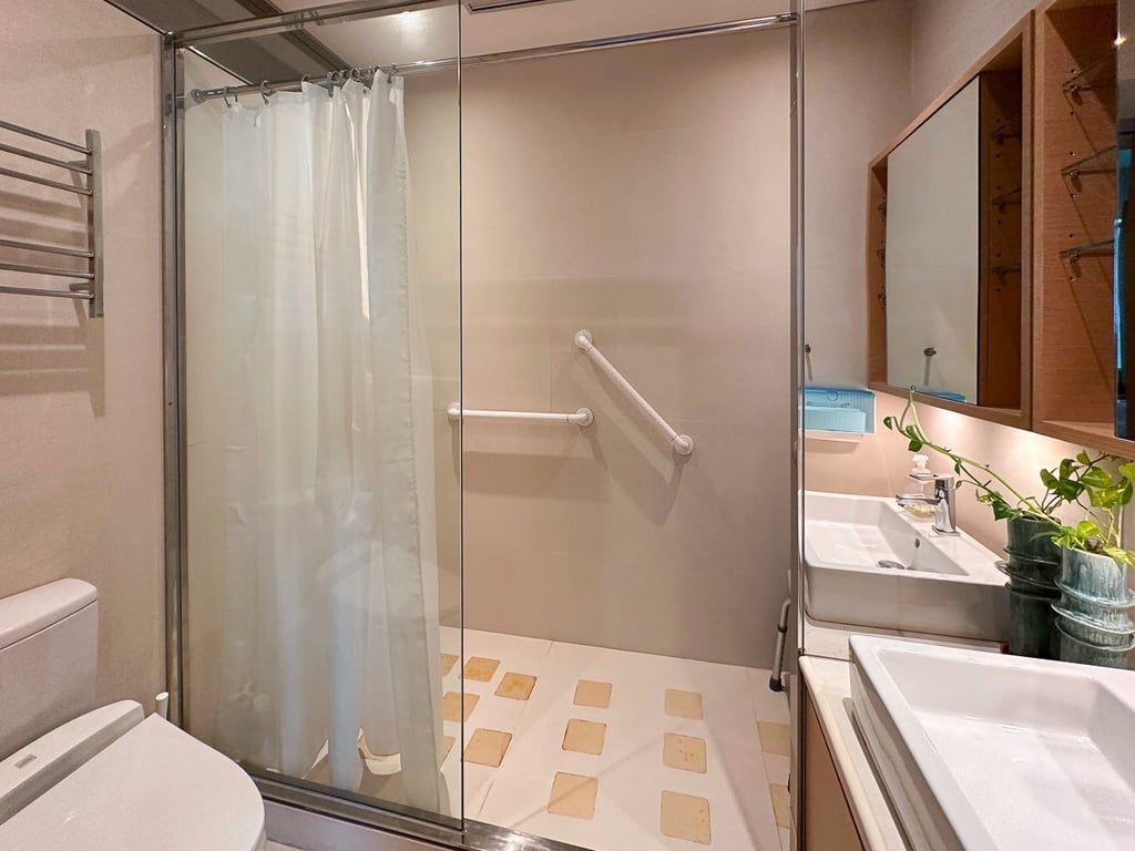 https://img.propertyraptor.com/cdn-cgi/imagedelivery/KD5bF_AFL0JDTbKLWF7z9g/ap8/ap8_001/hornet/prp/img/bd826c8e4de2f72847b7402b6e740055-wtm.jpg/public